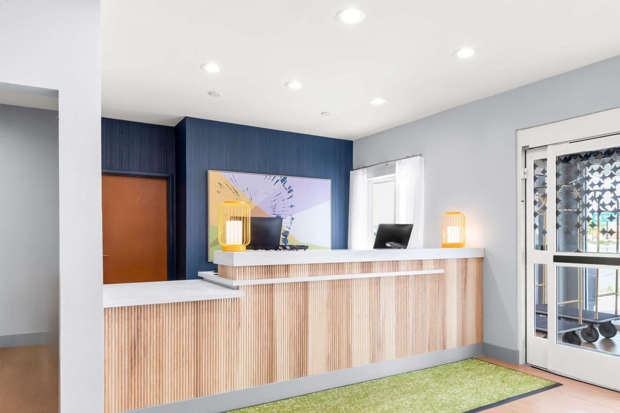 Spark By Hilton Springfield Southwest Екстер'єр фото