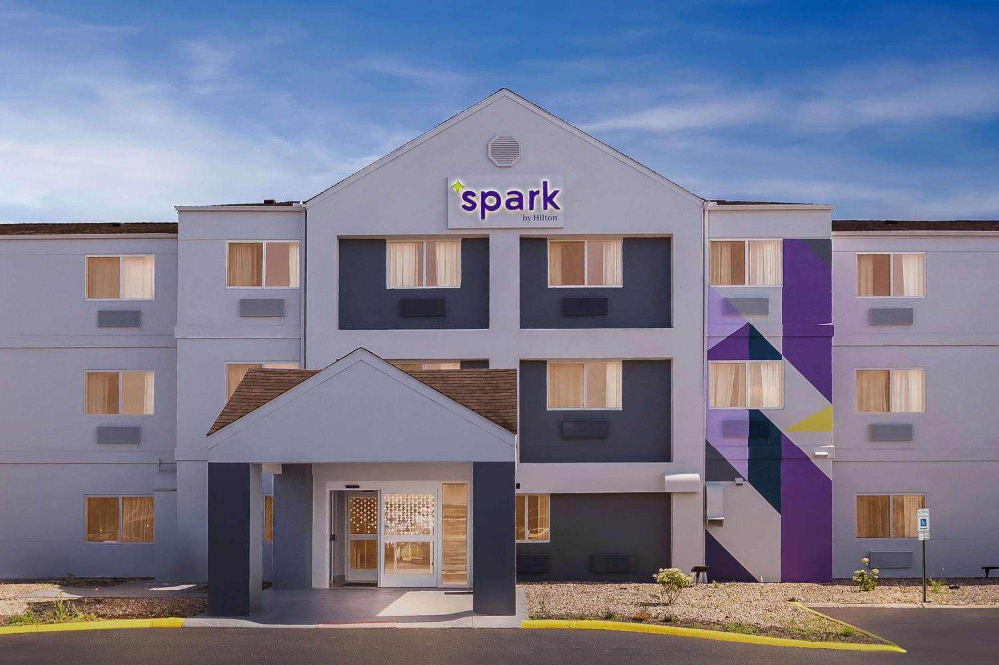 Spark By Hilton Springfield Southwest Екстер'єр фото