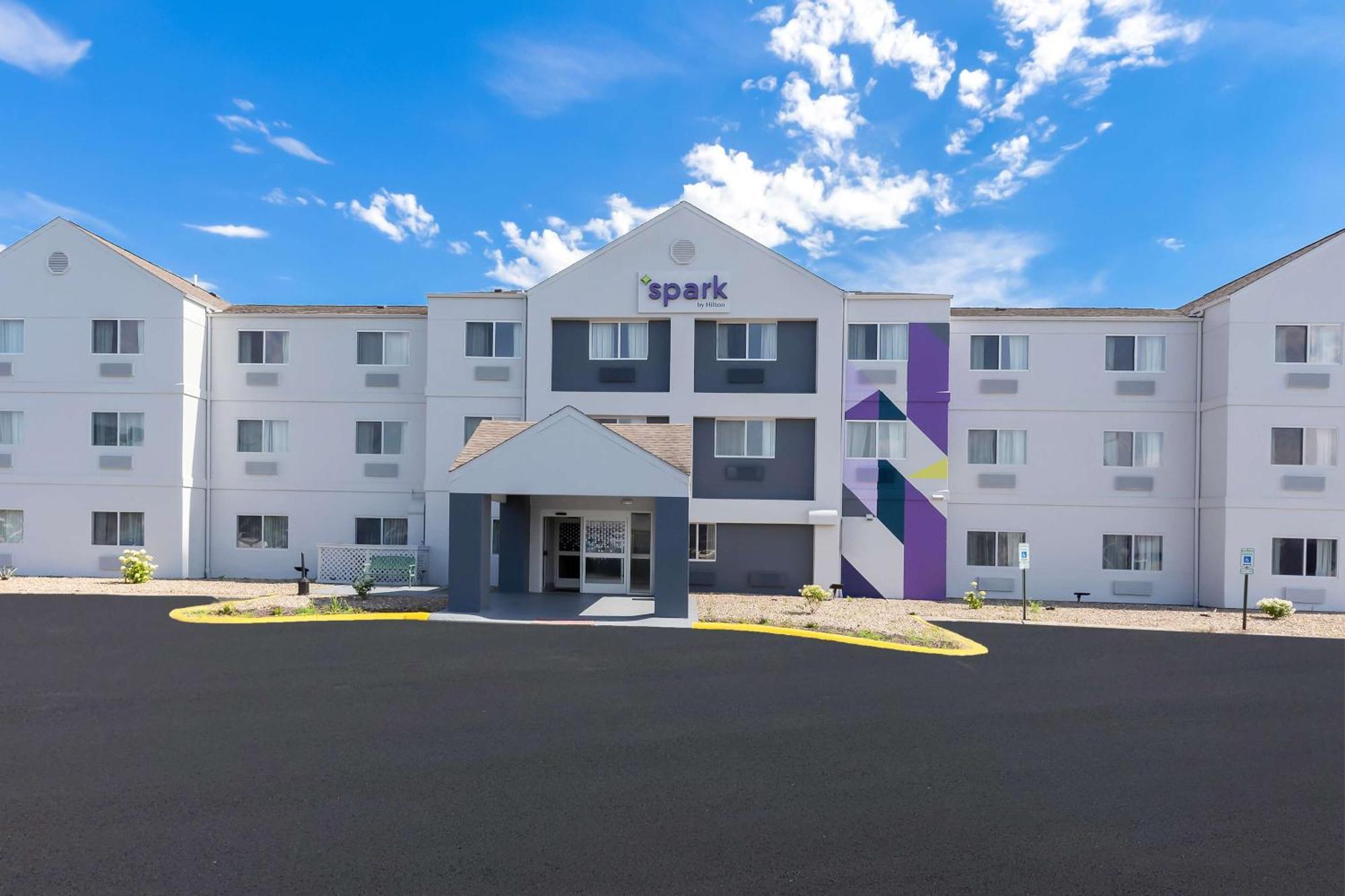 Spark By Hilton Springfield Southwest Екстер'єр фото